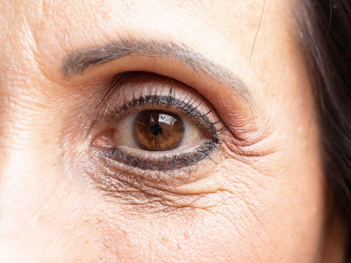 Using Heavy Black Eyeliner