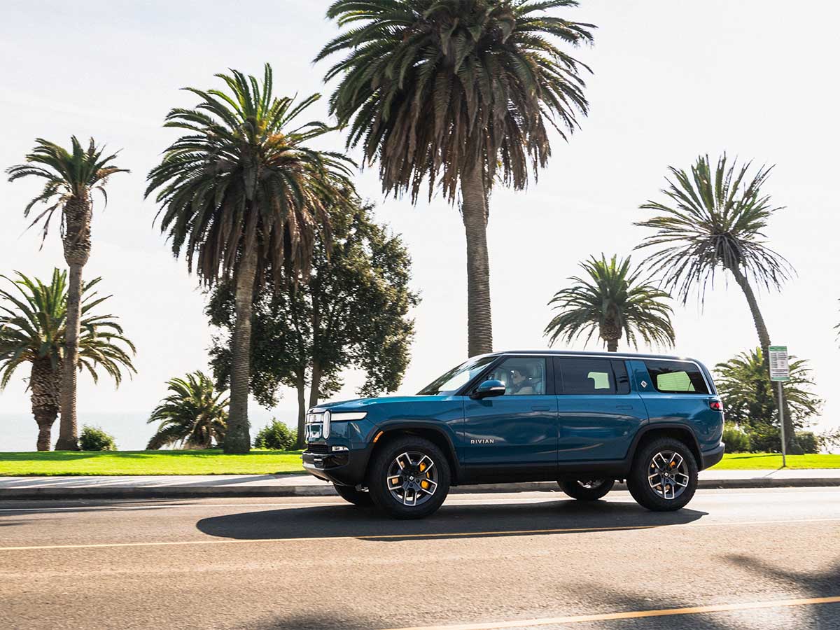 Rivian R1S