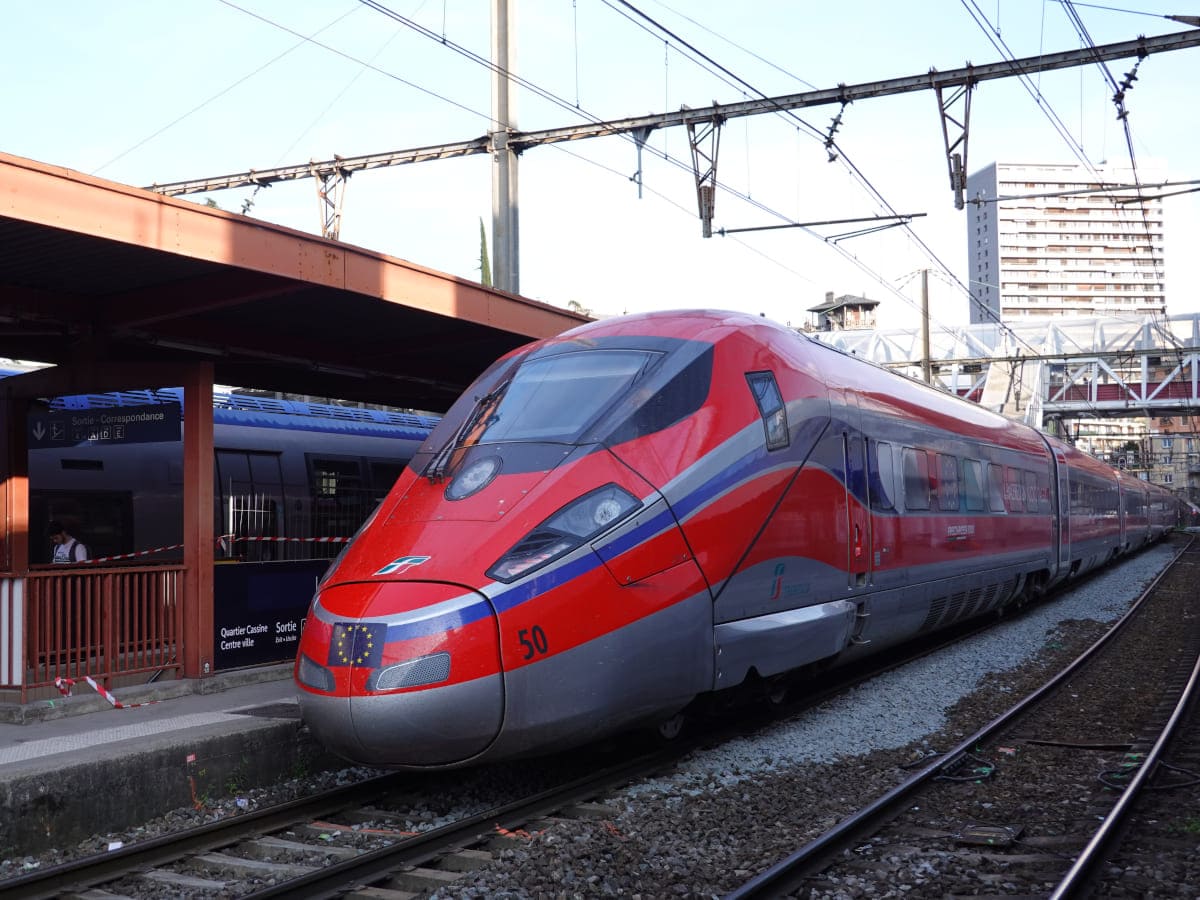 Frecciarossa 1000 (Italy) - 400 km/h (248.5 mph) (record)