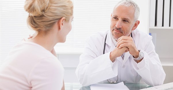 A doctor and patient discuss kidney stones