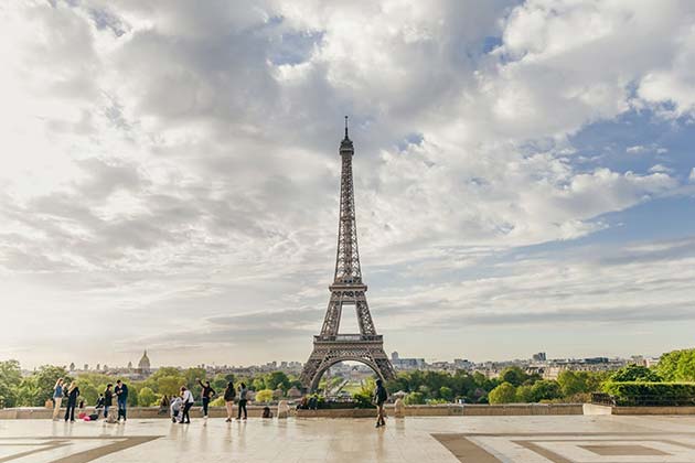 Nudity in Paris