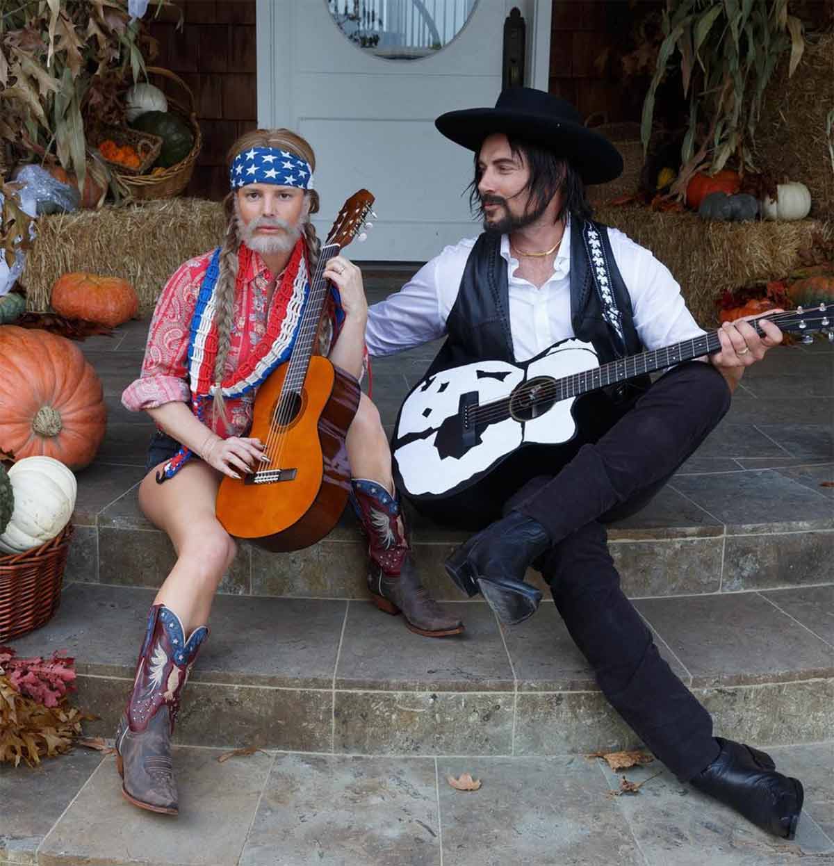 Jessica Simpson and Eric Johnson as Willie Nelson and Waylon Jennings