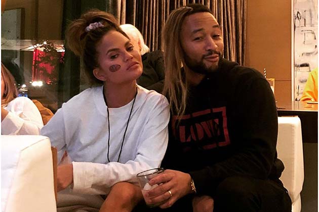 Chrissy Teigen @chrissyteigen