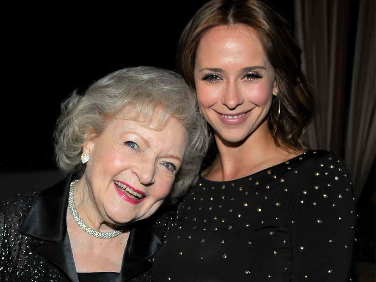 Betty White and Jennifer Love Hewitt