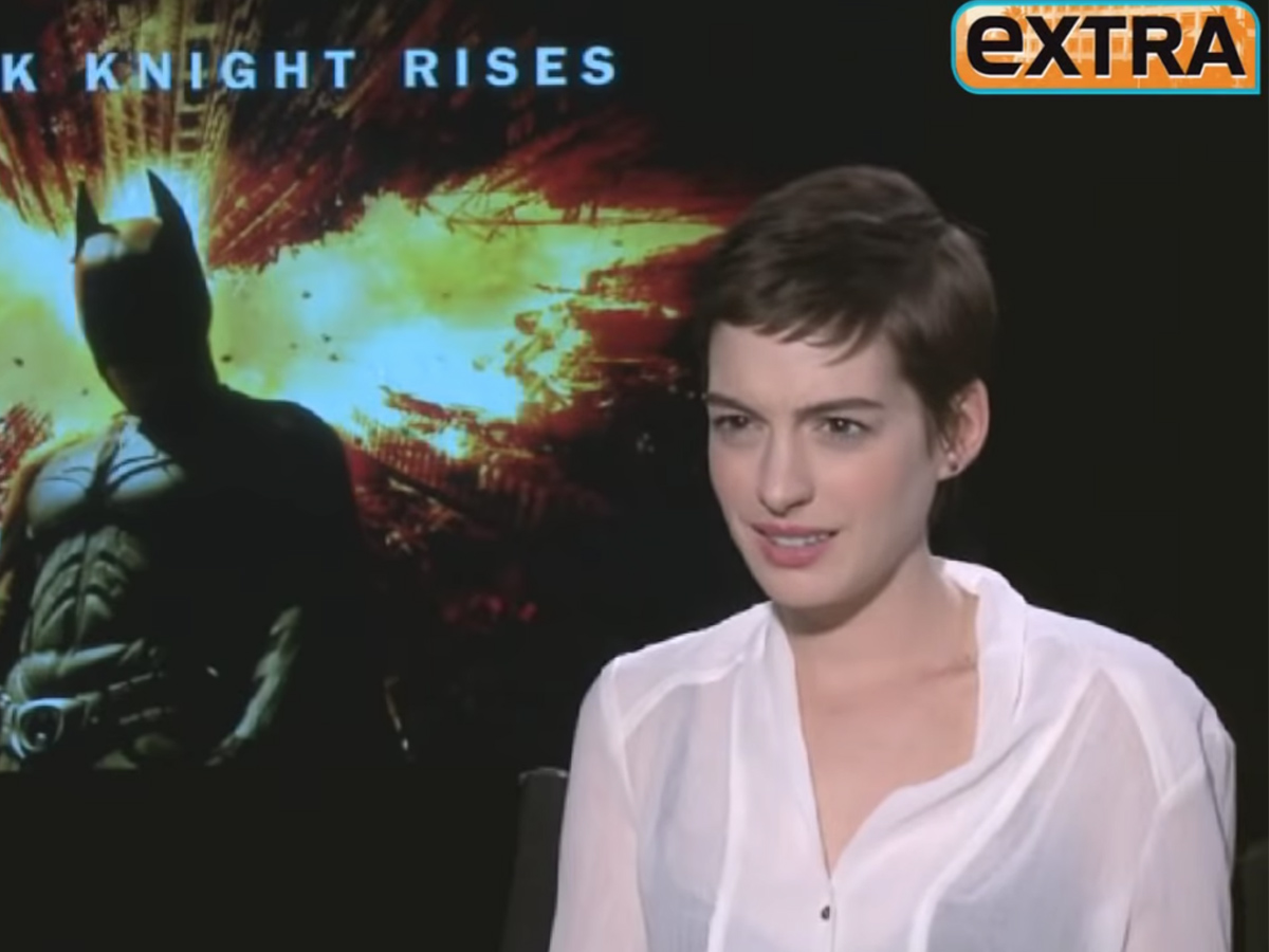 When Jerry Penacoli Asked ANOTHER Sexist Question to Anne Hathaway