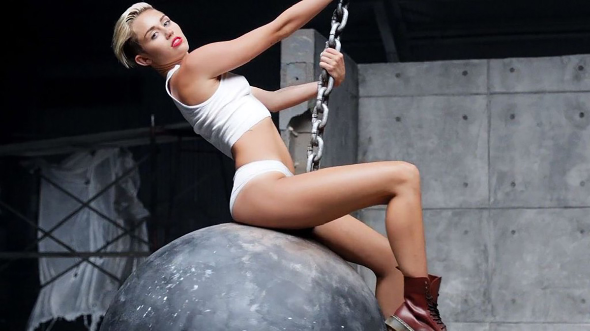 Miley Cyrus - ‘Wrecking Ball’