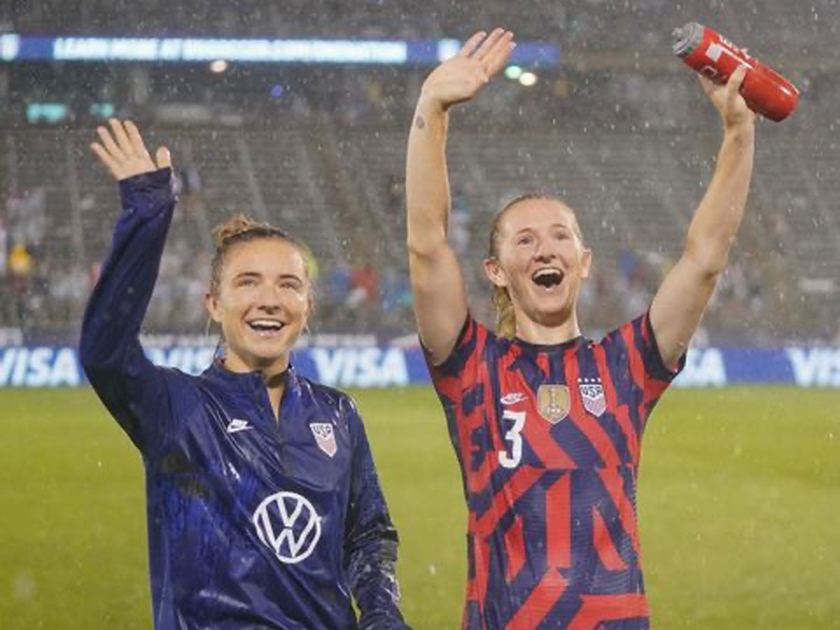 Sam and Kristie Mewis, Soccer