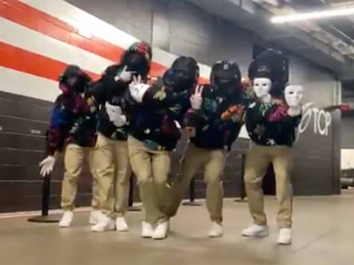 Cleveland Browns – Jabbawockeez