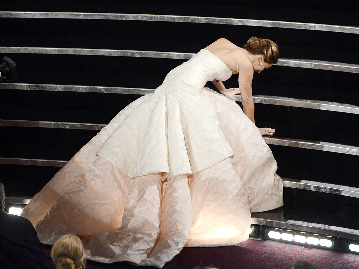 14. Jennifer Lawrence's Oscar-Worthy Fall