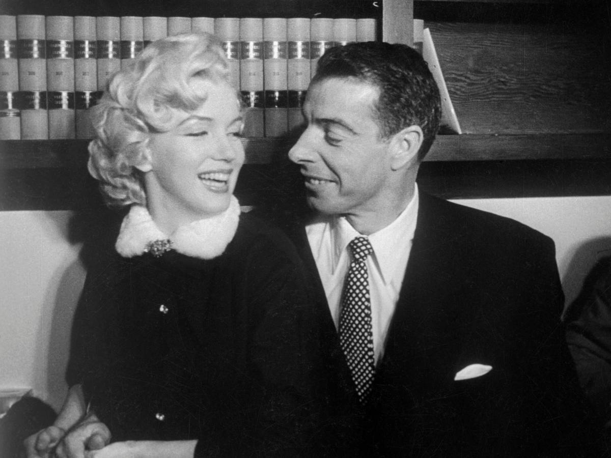 Joe DiMaggio and Marilyn Monroe