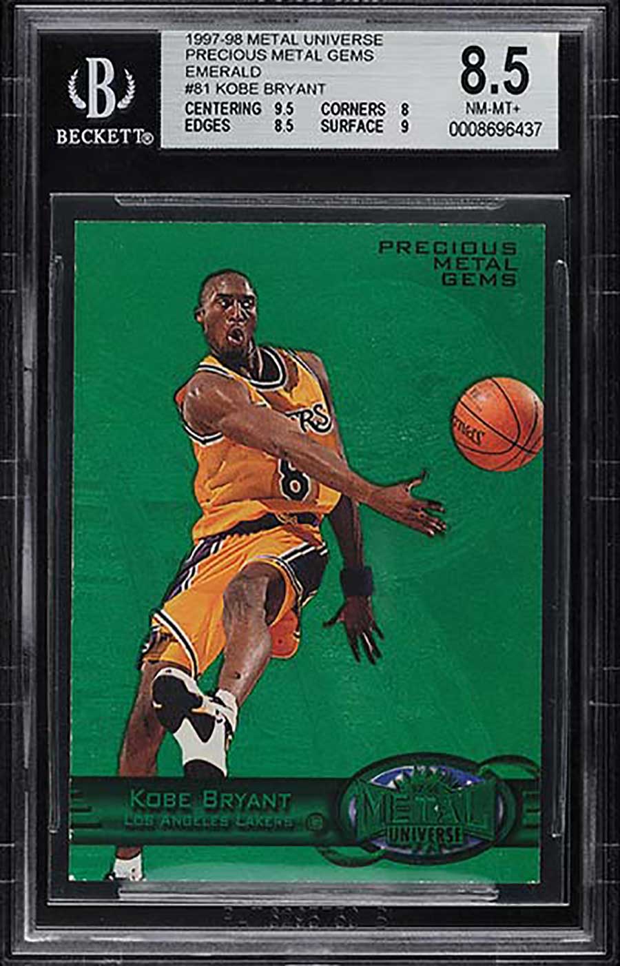 Kobe Bryant (Metal Universe #4 Precious Metal Gems - Green Basketball Card 1997-98)