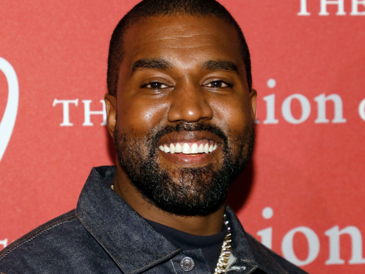 Kayne Tries to Buy Parler – October 2022