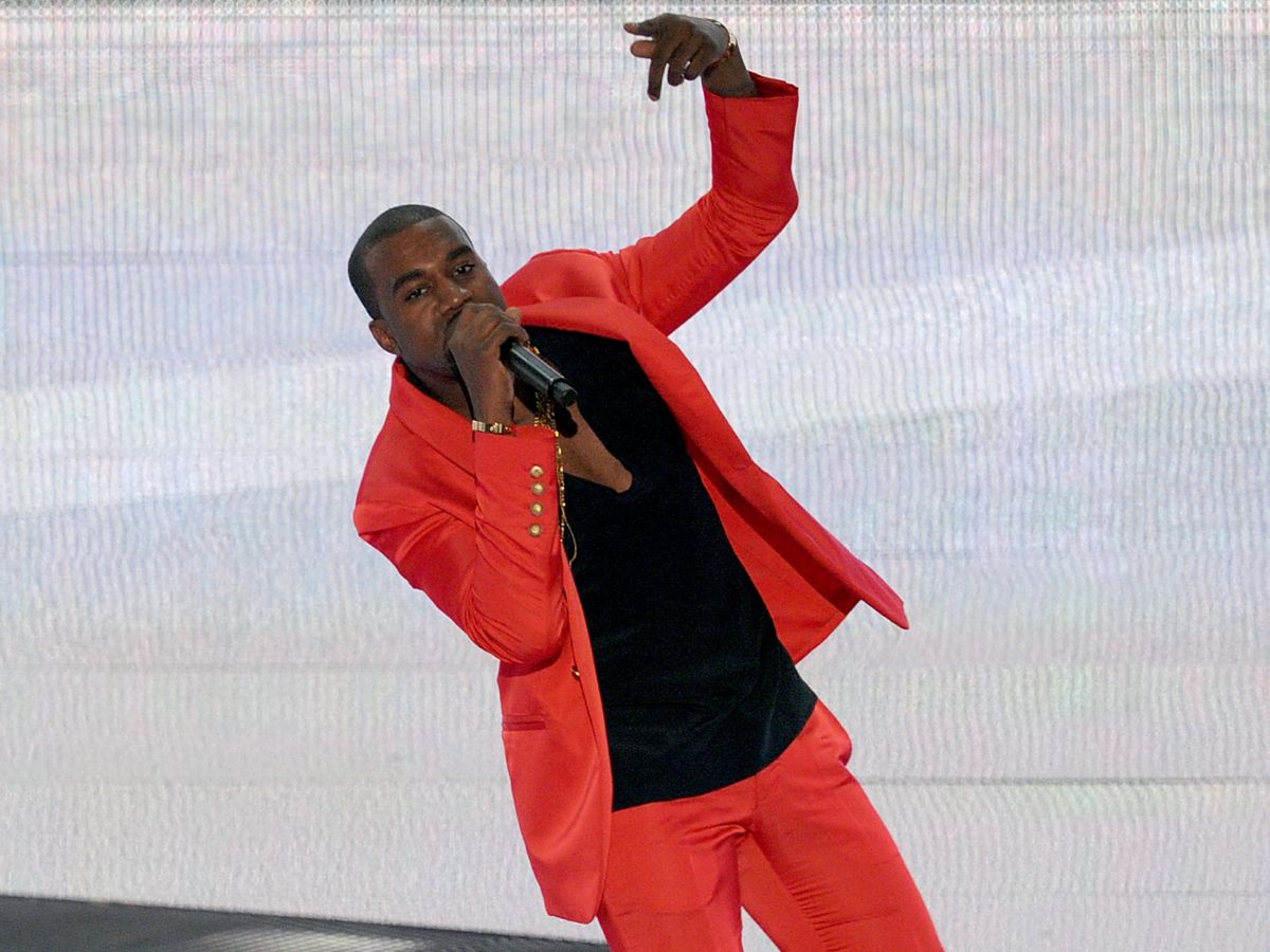 Kanye Claimed Cosby Was Innocent – Feb 2016