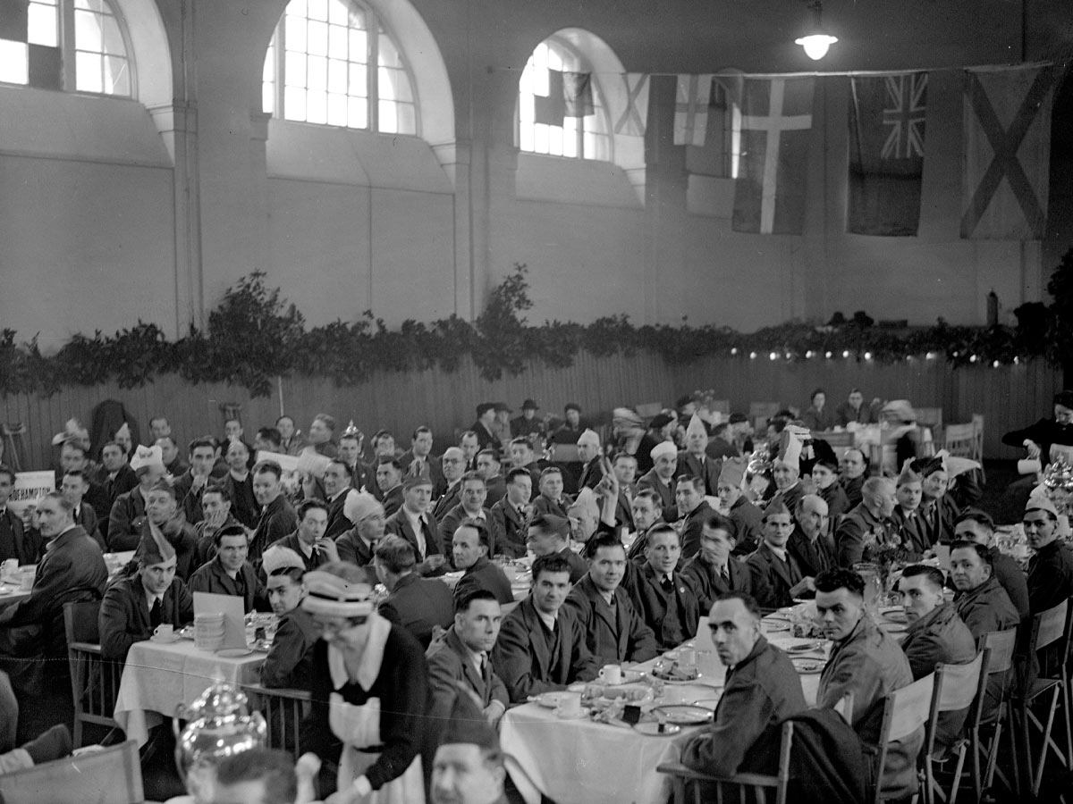 1942
