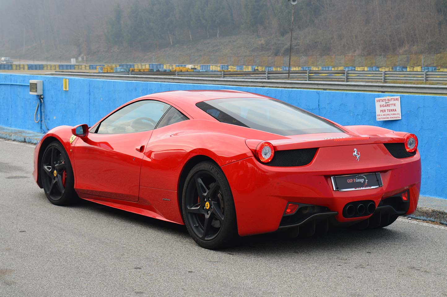 Beyonce - Ferrari 458
