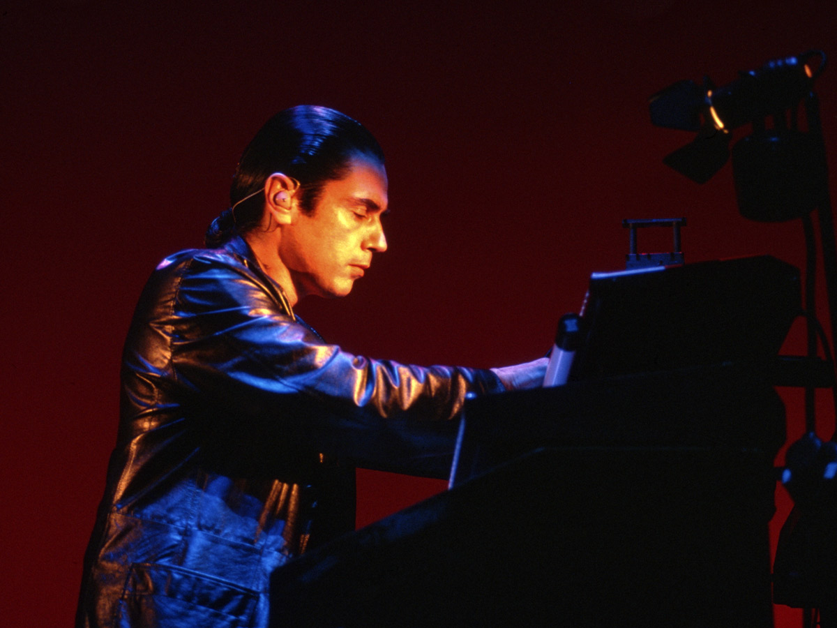 Jean-Michel Jarre - >3,500,000