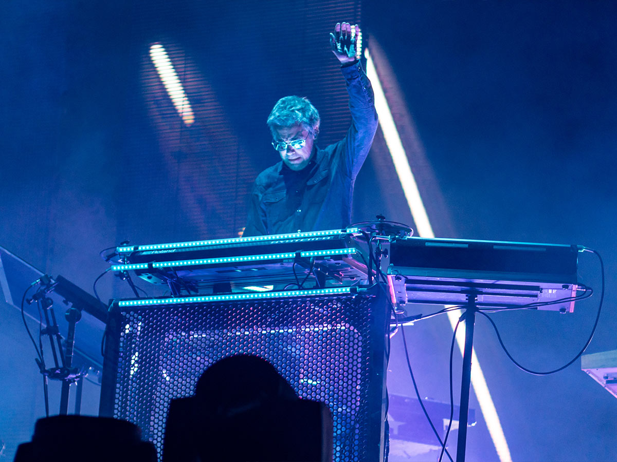 Jean-Michel Jarre - 2,500,000