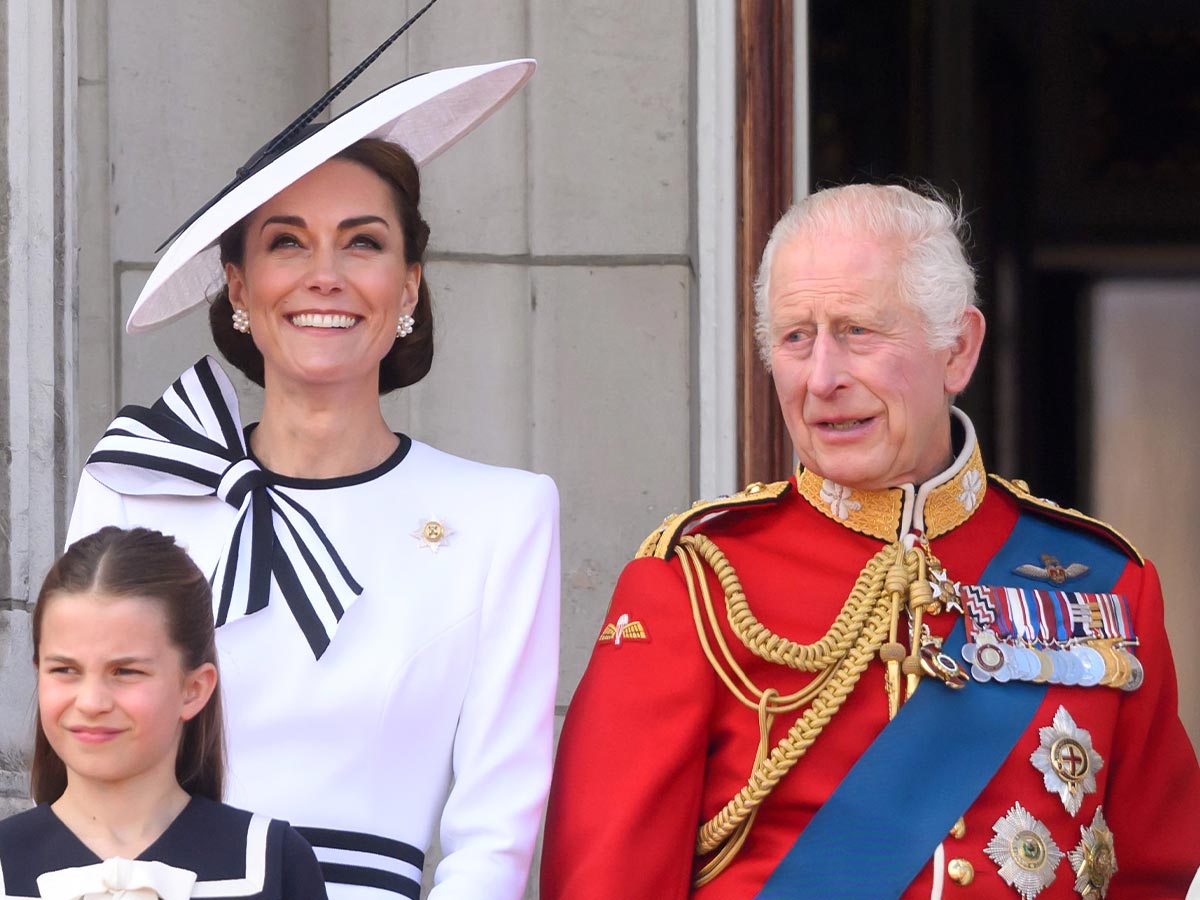 Royals Under Pressure