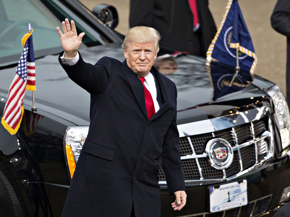 Trump's Fake Crowd Photos