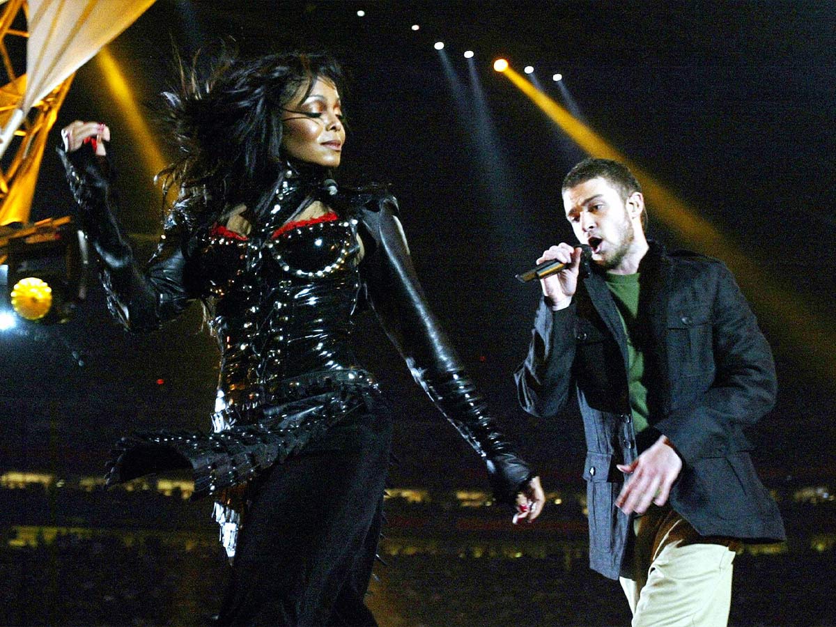 2004 — Janet Jackson, Justin Timberlake, P. Diddy, Nelly, and Kid Rock