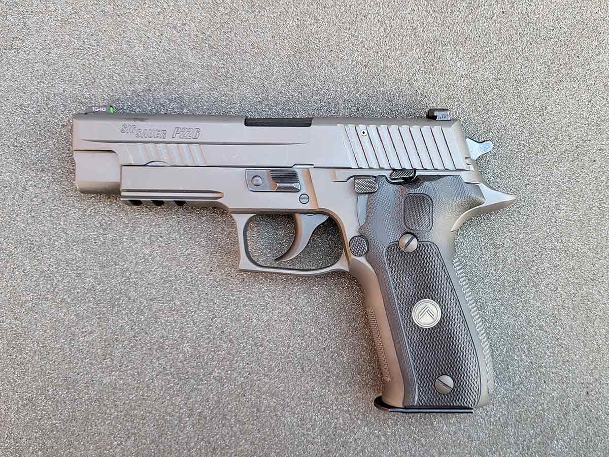 SIG Sauer P226 (Full-size, 9mm)