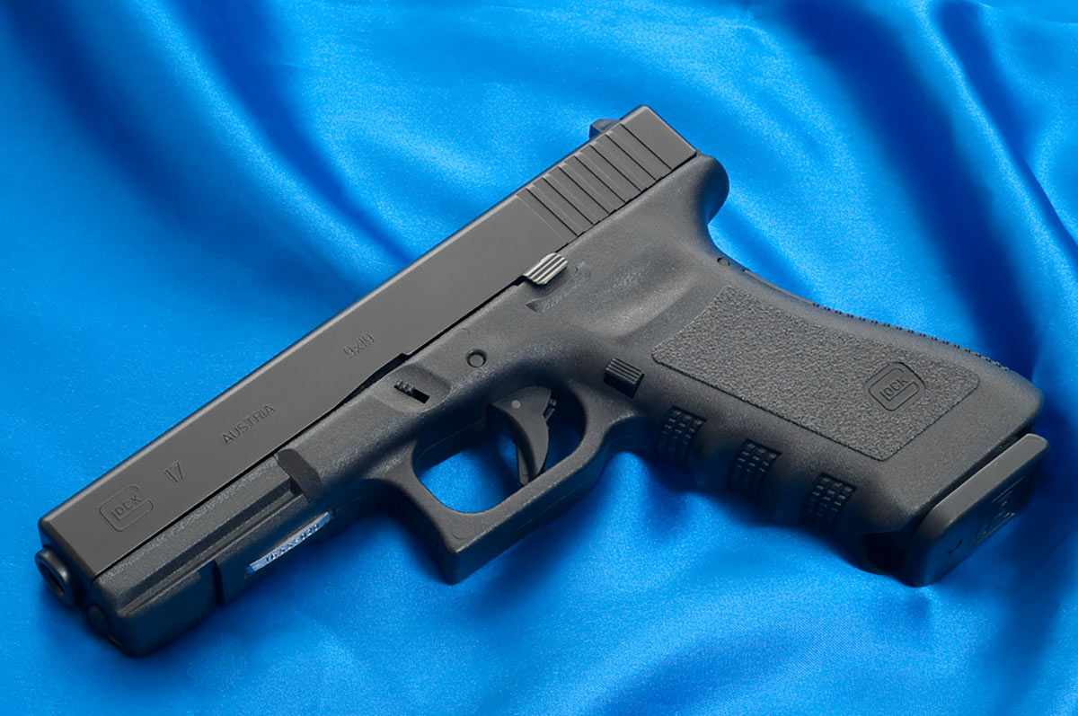 Glock 17 (Full-size, 9mm)