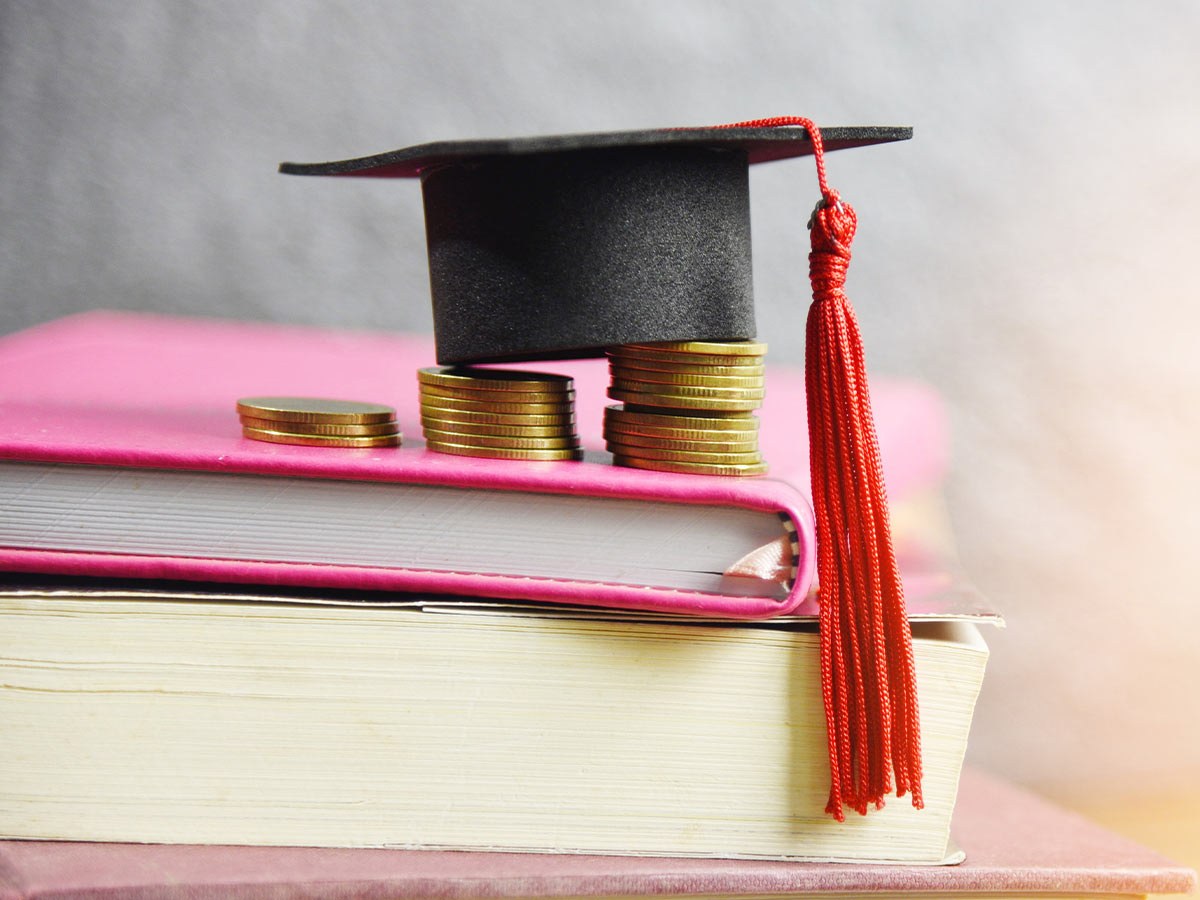 Does: Oversee Federal Student Aid Programs