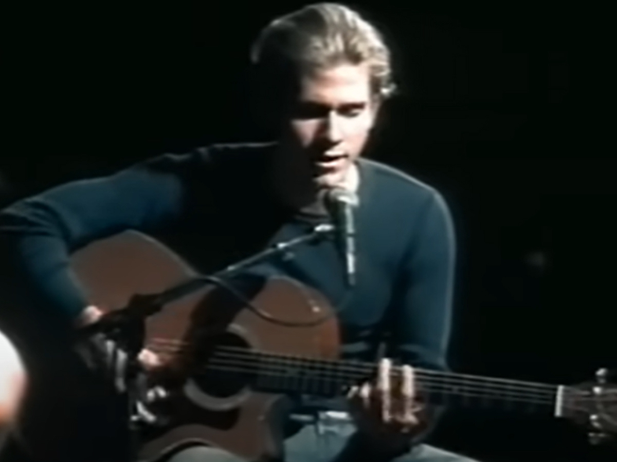 2001: “Hanging by a Moment” – Lifehouse