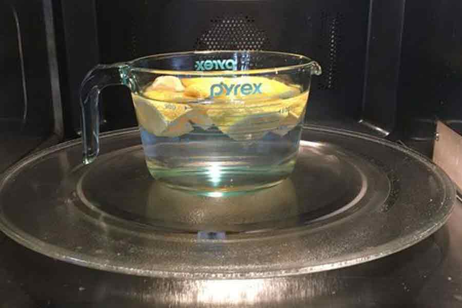 Clean the microwave