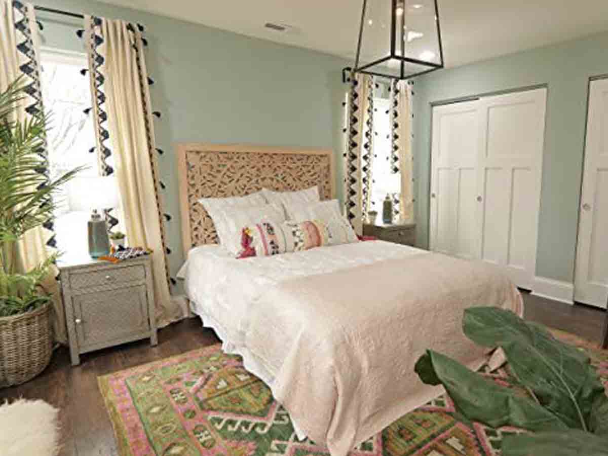 Cream, Linen and Wood Decor Schemes