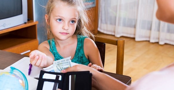 10 Reasons You Shouldn't Pay Your Child for Good Grades main image