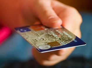 Charge Cards vs Credit Cards: What's the difference?