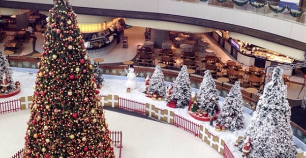 15 Breathtaking Christmas Displays from Around the World main image