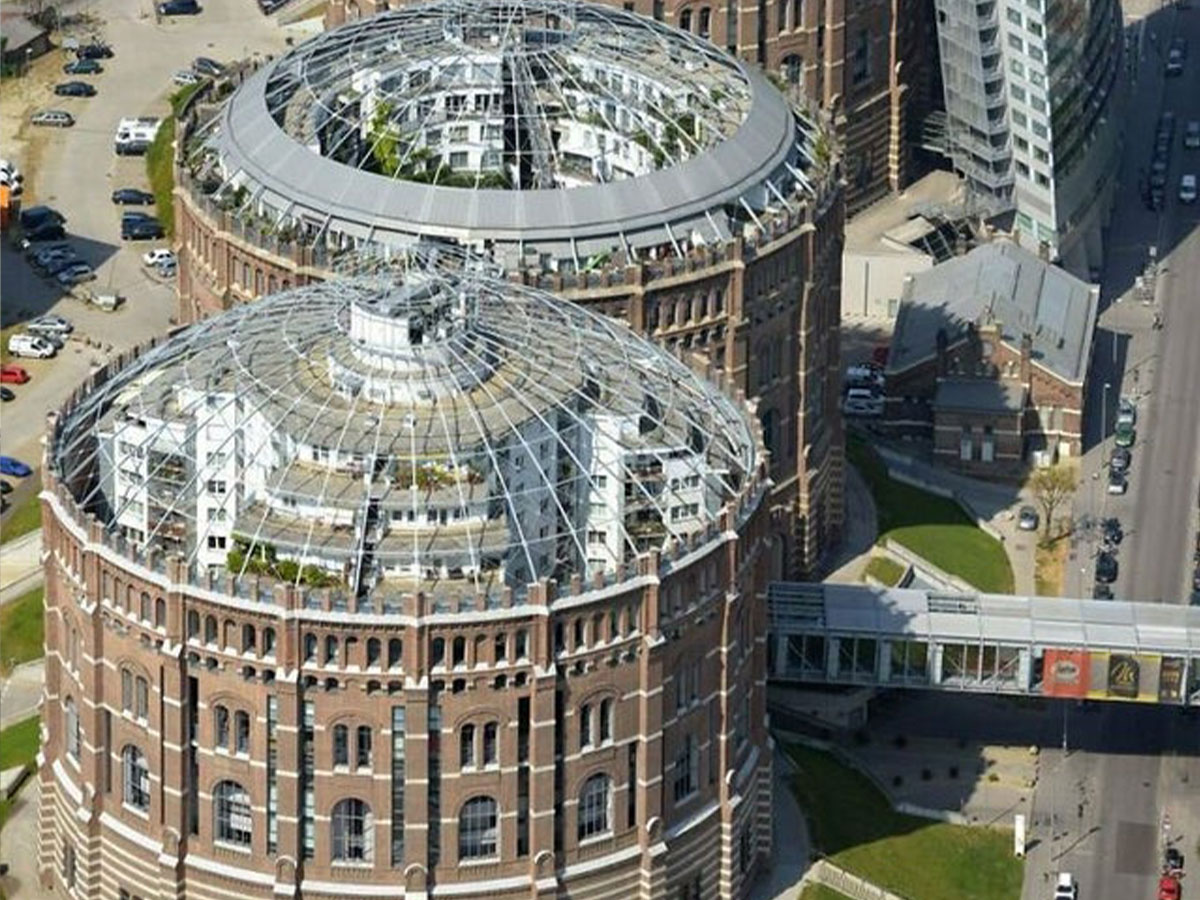 Regular and Premium Housing