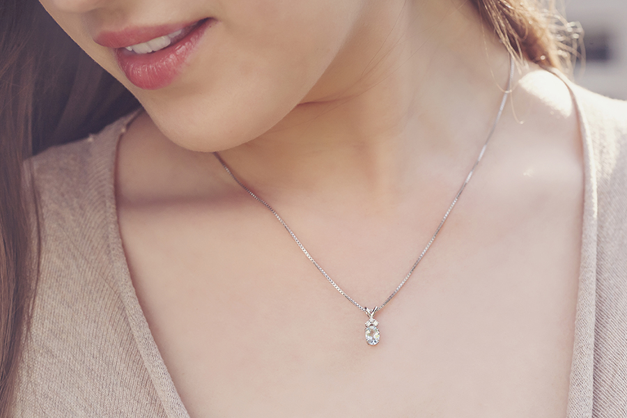 Wear Minimal Jewelry