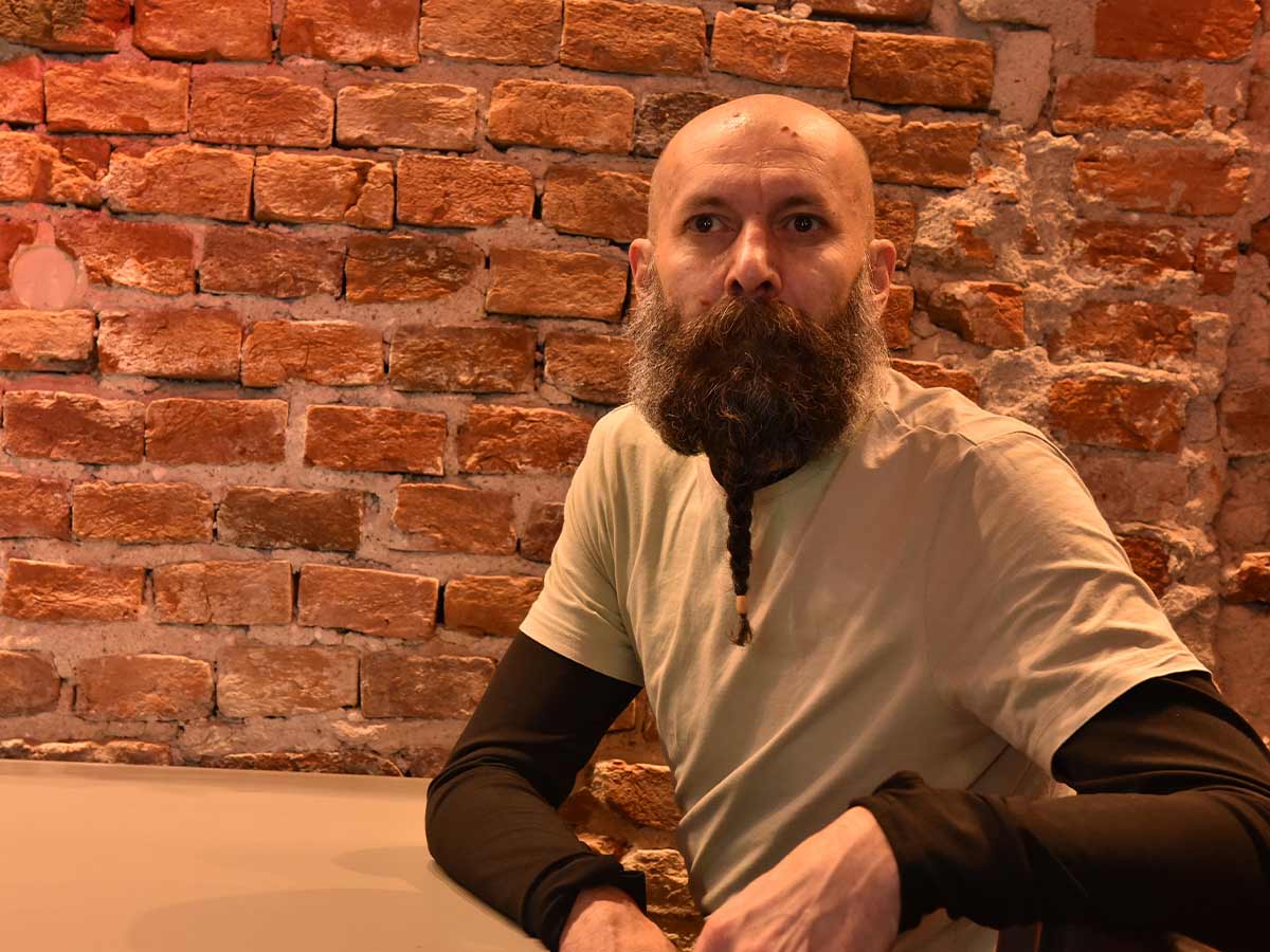 Short-sleeves Over Long-sleeves