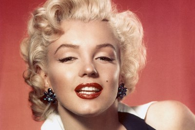 the most bizarre makeup trends of the last 100 years