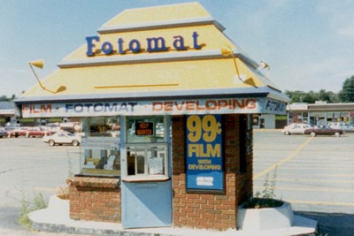 40 Once-Popular Stores from Our Childhood That No Longer Exist