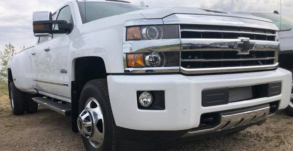 a close up of the 2019 chevrolet silverado 3500hd grille