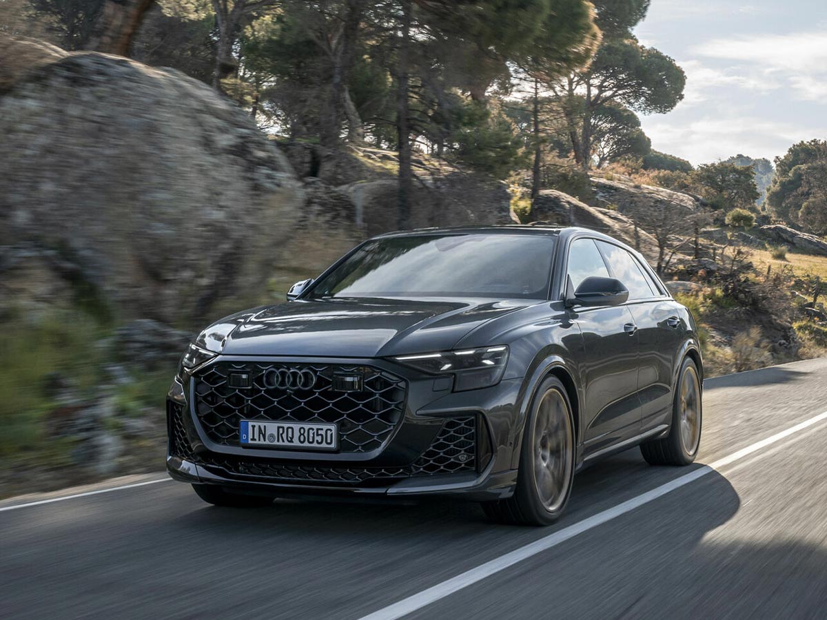 7. 2025 Audi RS Q8 – 3.4 seconds