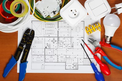 Pros and Cons of Being an Electrician