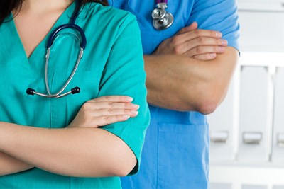 Pros and Cons of Being a Physician Assistant 