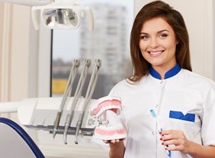 Pros and Cons of Becoming a Dental Hygienist