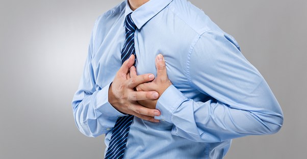 a man experiencing pulmonary embolism symptoms