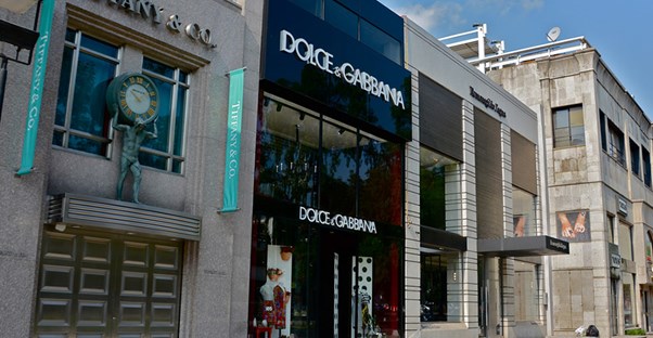 Upscale shopping boutiques line a street in the Polanco district of Mexico City.