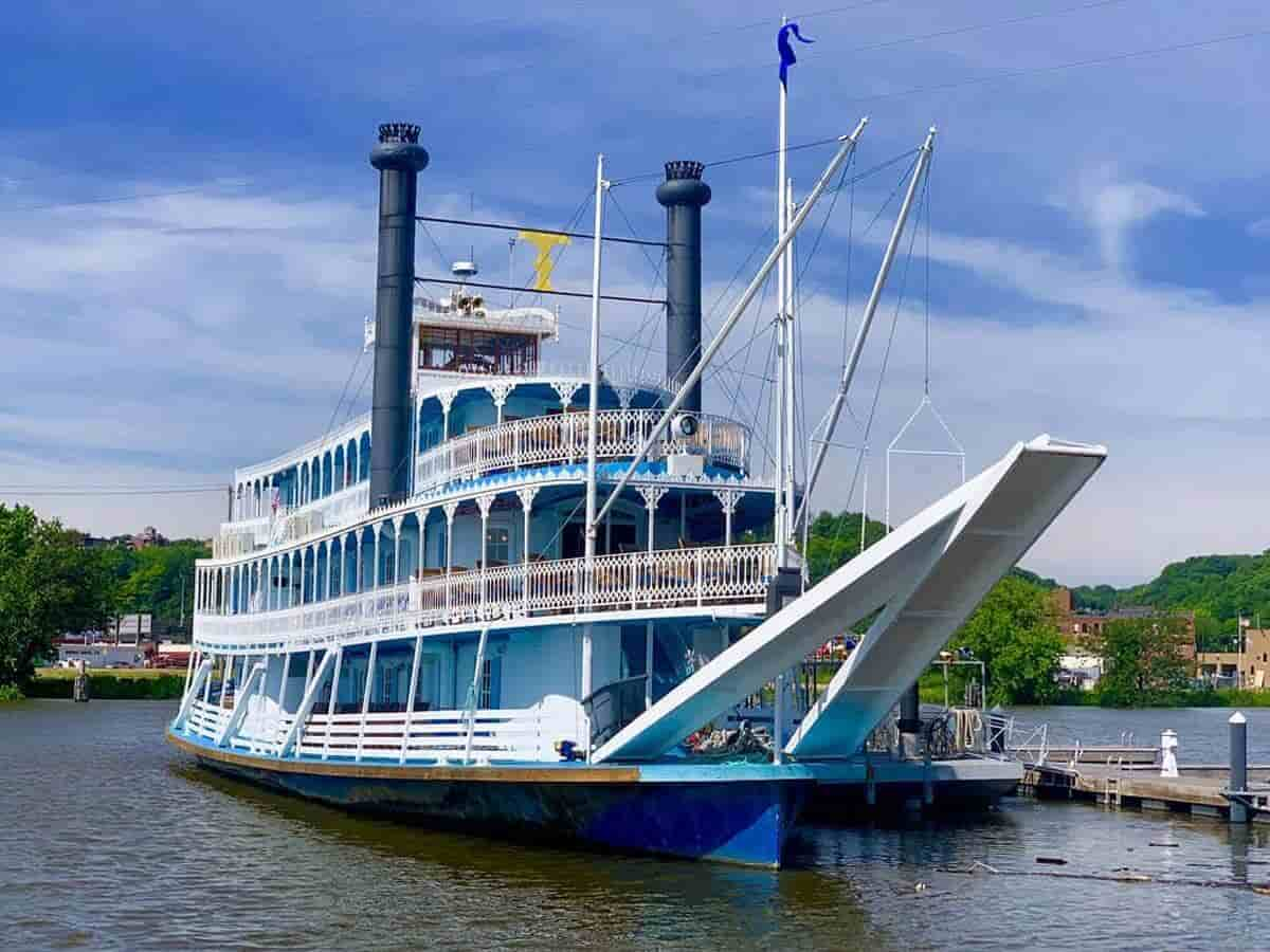 river cruise from memphis