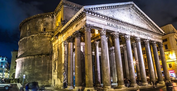 the pantheon is lit up by lights at night