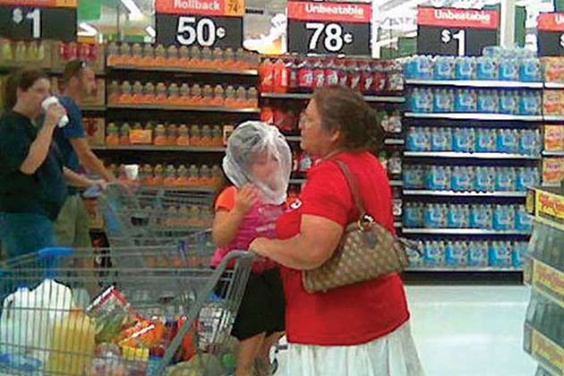 Kids are such pros at keeping themselves entertained. 