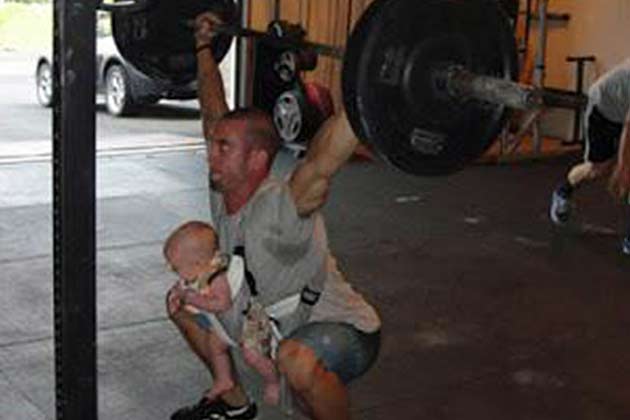 Now that's a dad who knows how to multitask. 