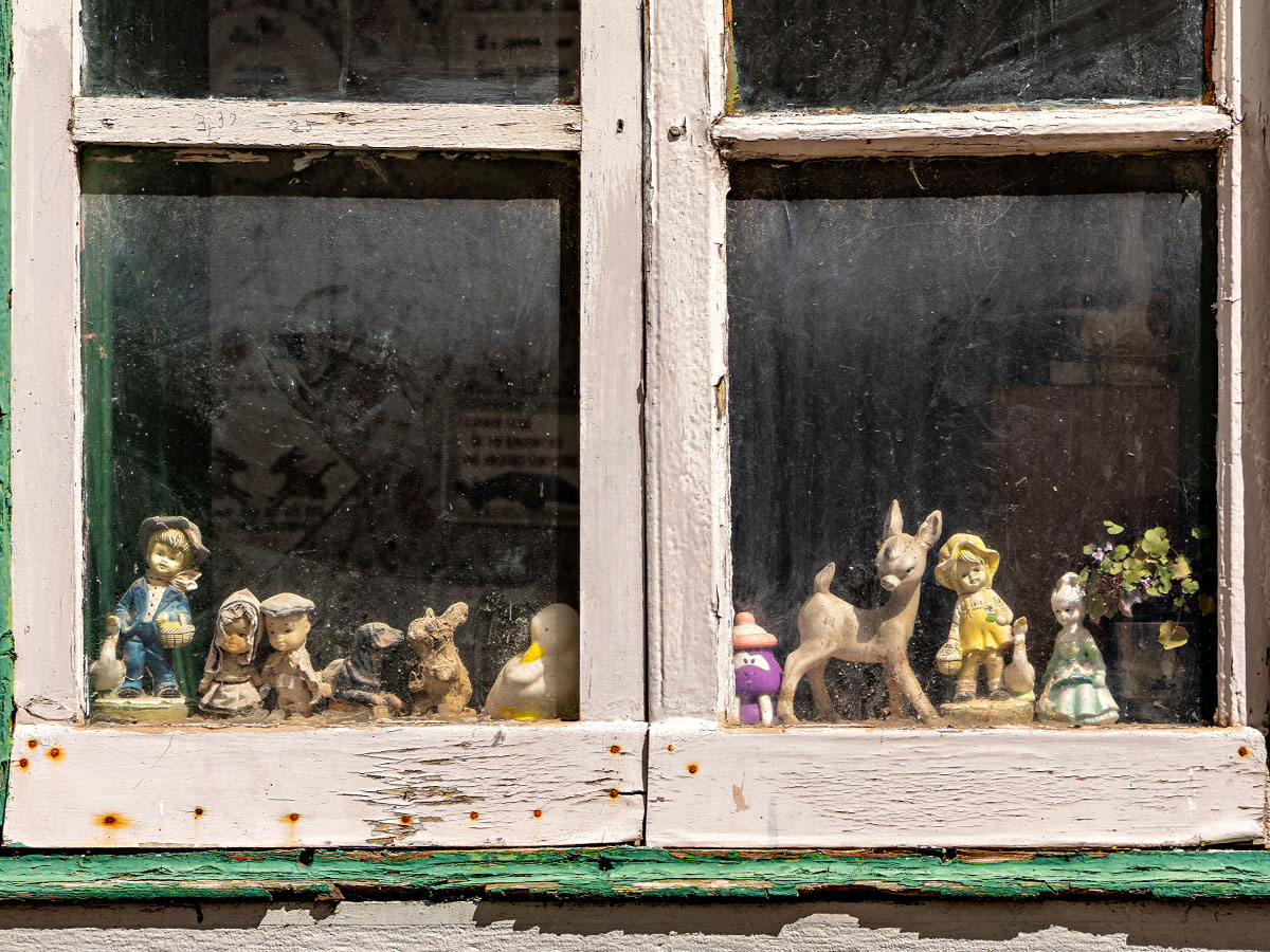 Collect Knick-Knacks